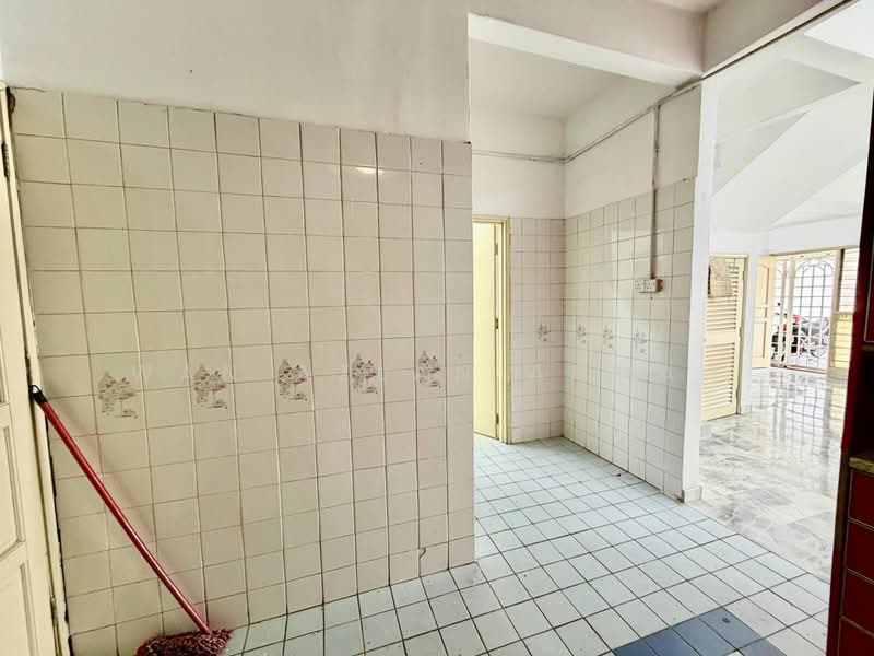 2-storey Terraced House for Sale in Seksyen 7 (Shah Alam) - Wan Azlan Ahmad - PropertyGuru.com.my