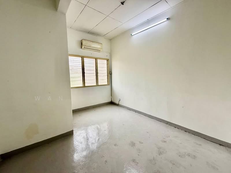 2-storey Terraced House for Sale in Seksyen 7 (Shah Alam) - Wan Azlan Ahmad - PropertyGuru.com.my