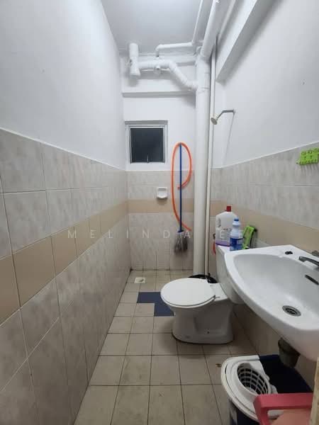 Pangsapuri untuk Dijual di Sri Kenari Apartment - Melinda Ee - Bathroom - PropertyGuru.com.my