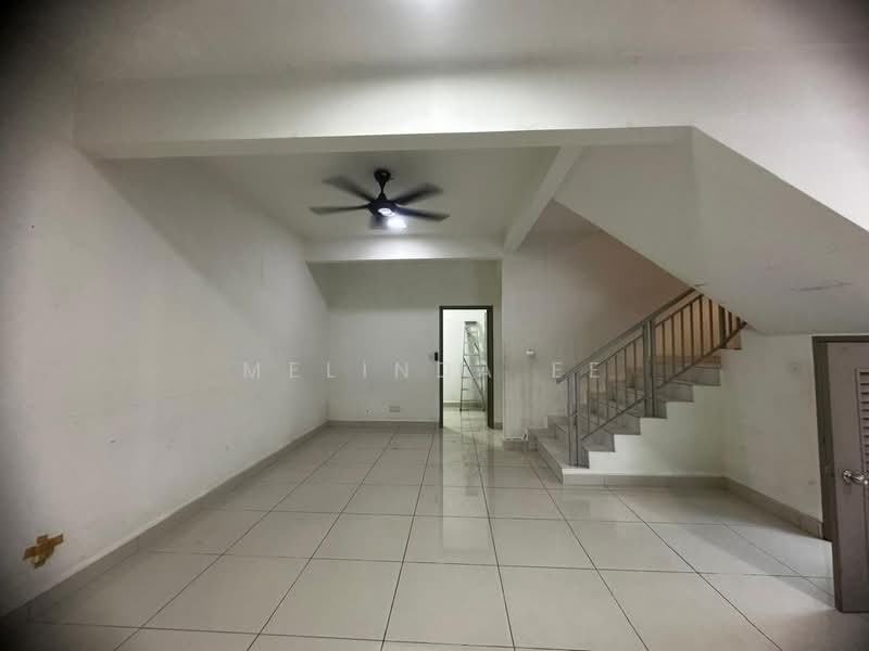 Rumah Teres 2 Tingkat untuk Dijual di Bandar Tiram (Ulu Tiram) - Melinda Ee - Living Room - PropertyGuru.com.my
