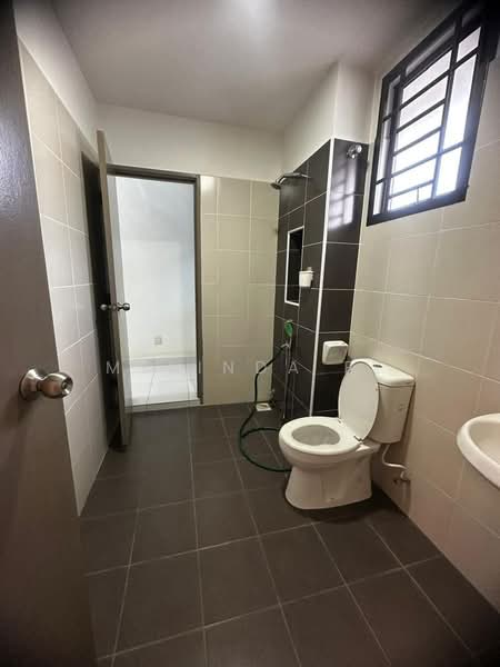 Rumah Teres 2 Tingkat untuk Dijual di Bandar Tiram (Ulu Tiram) - Melinda Ee - Bathroom - PropertyGuru.com.my