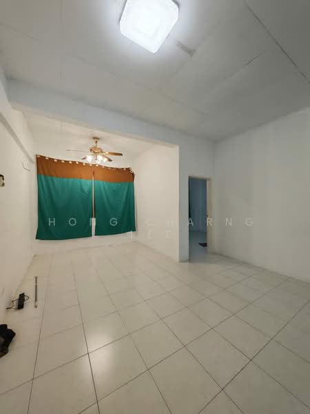 Rumah Flat untuk Disewa di Taman Bukit Mewah - Hong Charng Lee - Living Room - PropertyGuru.com.my