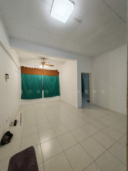 Rumah Flat untuk Disewa di Taman Bukit Mewah - Hong Charng Lee - Living Room - PropertyGuru.com.my