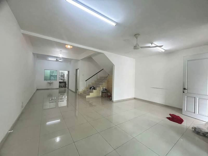 2-storey Terraced House for Sale in Bandar Baru Sri Klebang (Chemor) - Sam . - Living Room - PropertyGuru.com.my