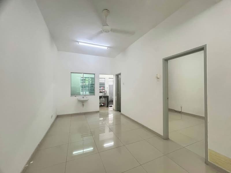 2-storey Terraced House for Sale in Bandar Baru Sri Klebang (Chemor) - Sam . - Living Room - PropertyGuru.com.my