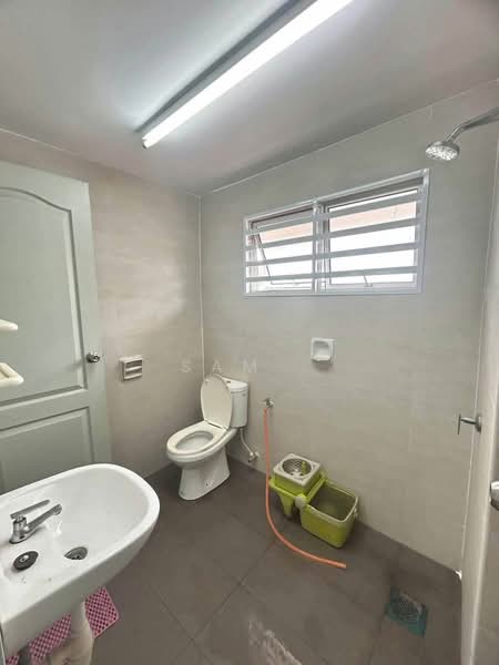 2-storey Terraced House for Sale in Bandar Baru Sri Klebang (Chemor) - Sam . - Bathroom - PropertyGuru.com.my