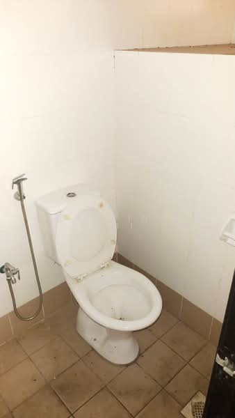 Kedai untuk Disewa di Kota Bayuemas (Klang) - Zackinn Hoi - Bathroom - PropertyGuru.com.my