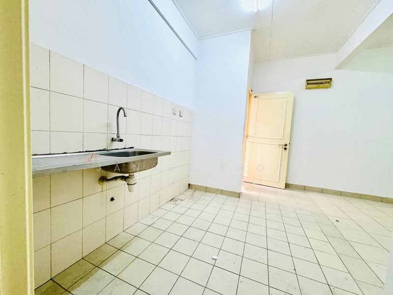 Apartment for Sale at Akasia Apartment @ Setia Alam - Jansen Khoo - Kitchen - PropertyGuru.com.my