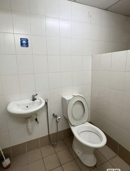 Kedai untuk Disewa di Kota Bayuemas (Klang) - Zackinn Hoi - Bathroom - PropertyGuru.com.my