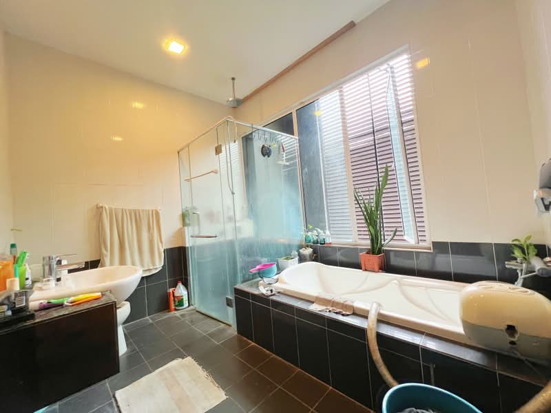 Link Bungalow for Sale in Batu 9 (Cheras) - Hei Kar Jun - Bathroom - PropertyGuru.com.my