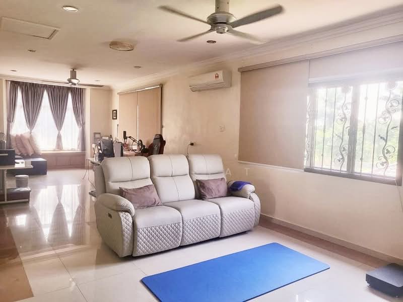 Bungalow for Sale in Bandar Putra (Kulai) - Yik Tat - PropertyGuru.com.my