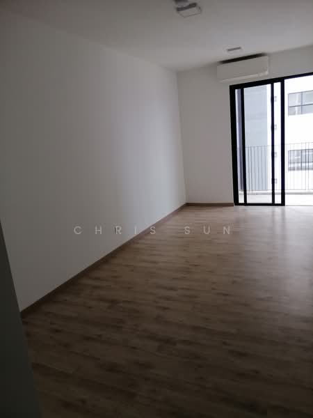 Servis Apartment untuk Dijual di Emporis - Chris Sun - Balcony - PropertyGuru.com.my