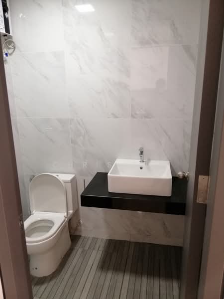 Servis Apartment untuk Dijual di Emporis - Chris Sun - Bathroom - PropertyGuru.com.my