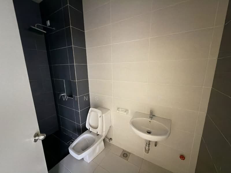 Pangsapuri untuk Dijual di Impian Senibong Apartment - Winson Yap - Bathroom - PropertyGuru.com.my