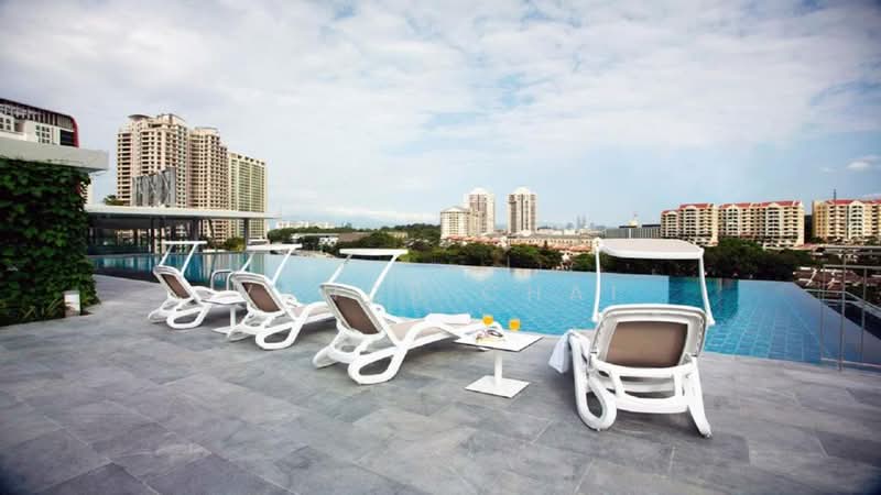 Servis Apartment untuk Dijual di The Signature - Vancs Chai - Pool - PropertyGuru.com.my