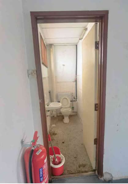 Kilang untuk Dijual di Taman Ehsan (Kepong) - Ken Lai - Bathroom - PropertyGuru.com.my