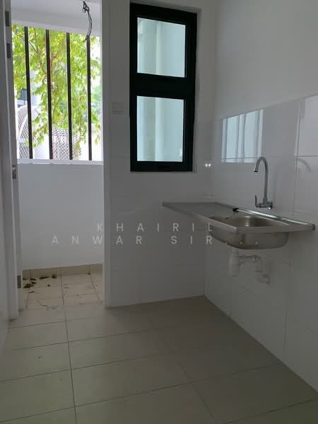 Service Residence for Sale at H2O Residences - Khairil Anwar Sirajudin - Kitchen - PropertyGuru.com.my