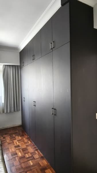 Servis Apartment untuk Disewa di 38 Bidara Condominium - Michael Lee - Master Room Wardrobe - PropertyGuru.com.my