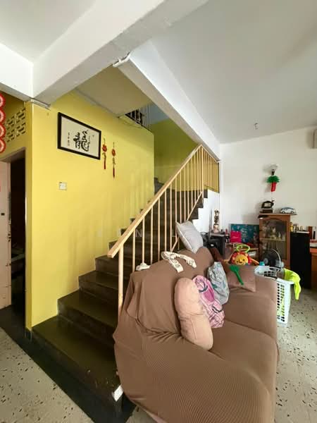 2-storey Terraced House for Sale in Taman Kepong (Kepong) - Ken Lai - Living Room - PropertyGuru.com.my