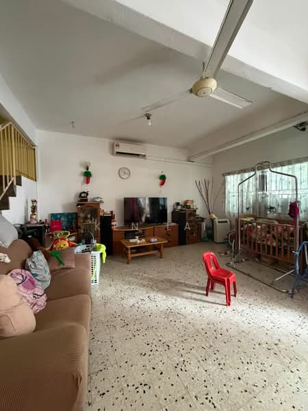 2-storey Terraced House for Sale in Taman Kepong (Kepong) - Ken Lai - Living Room - PropertyGuru.com.my