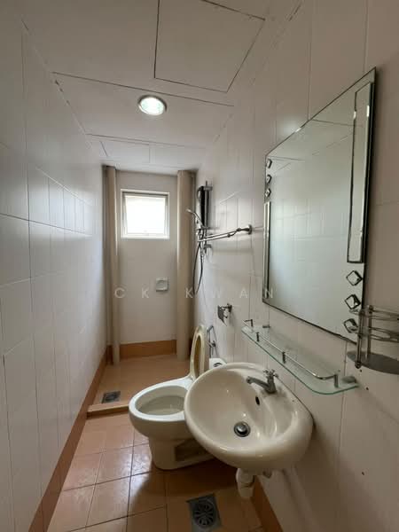 Apartment for Rent at Serdang Villa Apartment - CK Kwan - Bathroom - PropertyGuru.com.my