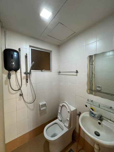 Apartment for Rent at Serdang Villa Apartment - CK Kwan - Bathroom - PropertyGuru.com.my
