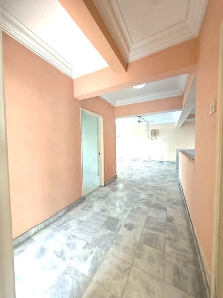 Kondominium untuk Dijual di Seri Mas Condominium - Chin Chee Meng - Corridor - PropertyGuru.com.my