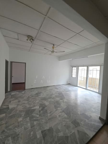 Condominium for Sale at Sri Mahligai Condominium & Townhouse - Faizul Zamrod - Living Room - PropertyGuru.com.my