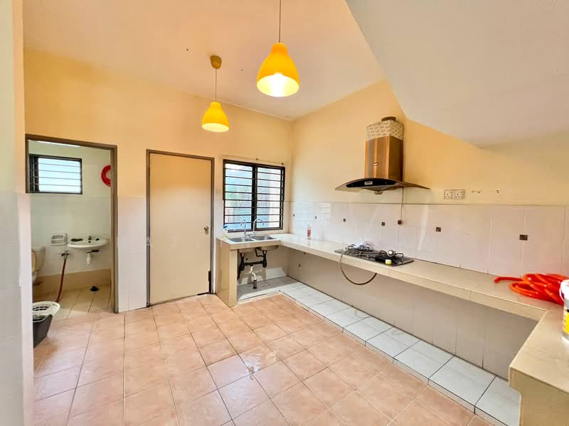 2-storey Terraced House for Sale in Sungai Buloh (Selangor) - Hazlin Miswan - Kitchen - PropertyGuru.com.my