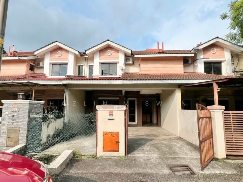 2-storey Terraced House for Sale in Sungai Buloh (Selangor) - Hazlin Miswan - Exterior - PropertyGuru.com.my