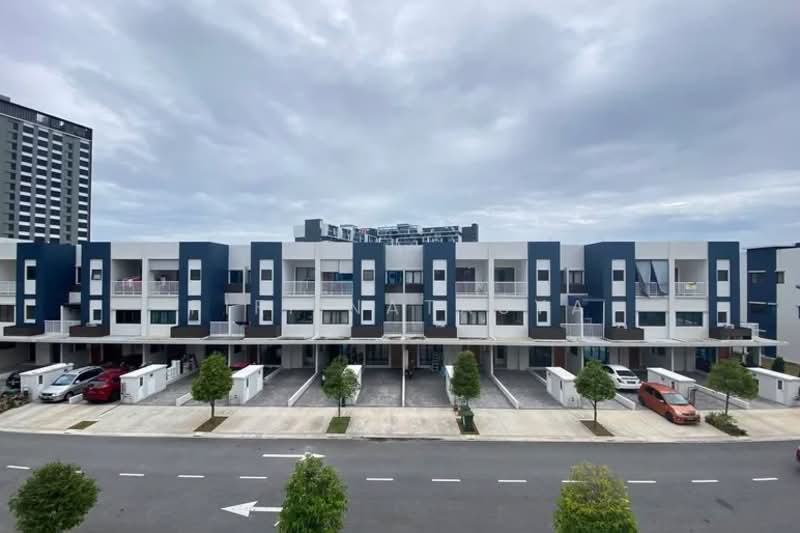 Townhouse for Sale in Sepang (Selangor) - Fifi Natasya - Exterior - PropertyGuru.com.my
