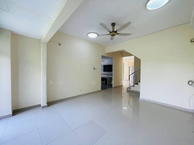 Rumah Berkembar untuk Dijual di Presint 15 (Putrajaya) - Kamil Ghazali - Living Room - PropertyGuru.com.my