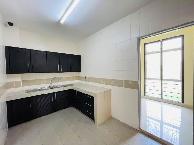 Rumah Berkembar untuk Dijual di Presint 15 (Putrajaya) - Kamil Ghazali - Kitchen - PropertyGuru.com.my