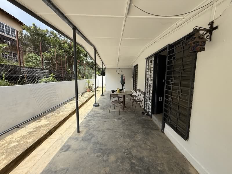 Rumah Berkembar untuk Dijual di Petaling Jaya (Selangor) - Najib Ayoubi - Exterior - PropertyGuru.com.my