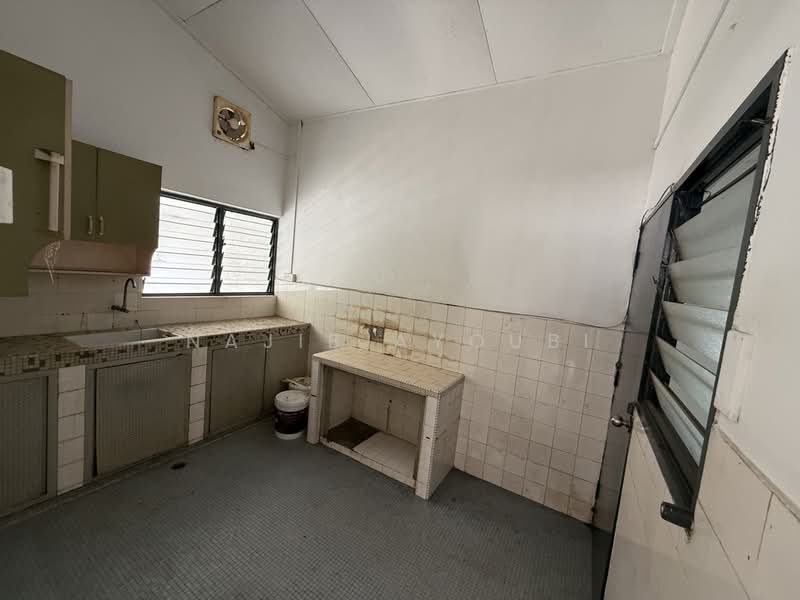 Rumah Berkembar untuk Dijual di Petaling Jaya (Selangor) - Najib Ayoubi - Kitchen - PropertyGuru.com.my