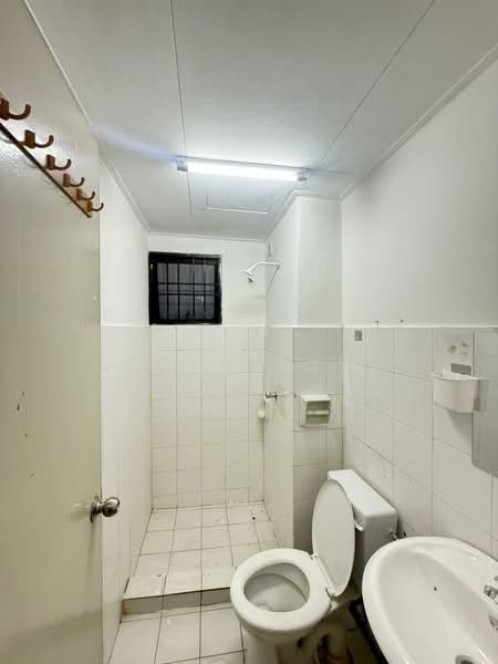 Condominium for Rent at Vista Millennium Condominium - Hanz Low - Bathroom - PropertyGuru.com.my