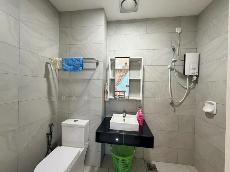 Servis Apartment untuk Disewa di Sky Trees - Brandon Ding - Bathroom - PropertyGuru.com.my