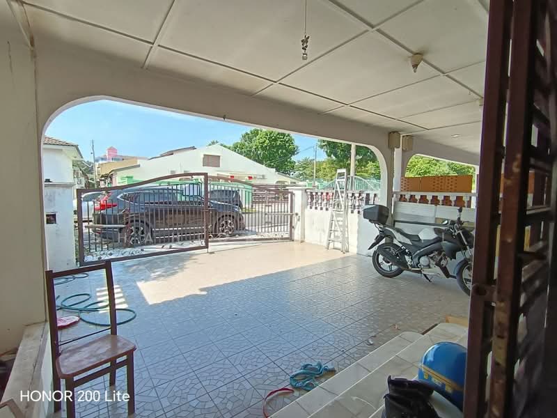 Rumah Teres 1 Tingkat untuk Dijual di Taman Sri Serdang (Seri Kembangan) - Shahidan Ismail - Exterior - PropertyGuru.com.my