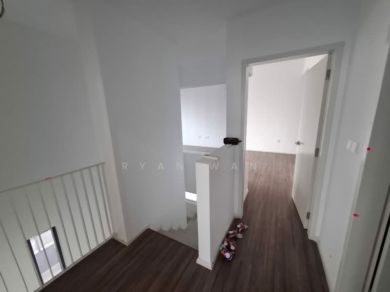 Kediaman Servis untuk Dijual di Residensi Estetik 8 (Est8) - Ryan Wan - Corridor - PropertyGuru.com.my