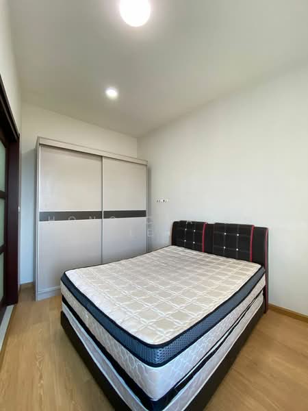 Condominium for Rent at Amberside @ Country Garden Danga Bay - Hong Charng Lee - Bedroom - PropertyGuru.com.my