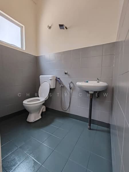 Rumah Teres 2 Tingkat untuk Disewa di Taman Malim Jaya (Bachang) - Christy Chew - Bathroom - PropertyGuru.com.my