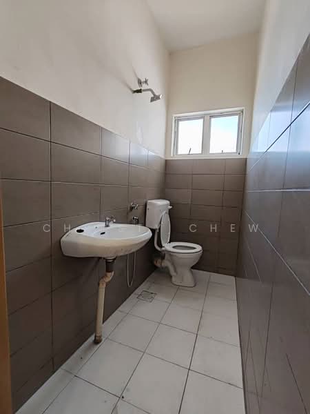 Rumah Teres 2 Tingkat untuk Disewa di Taman Malim Jaya (Bachang) - Christy Chew - Bathroom - PropertyGuru.com.my