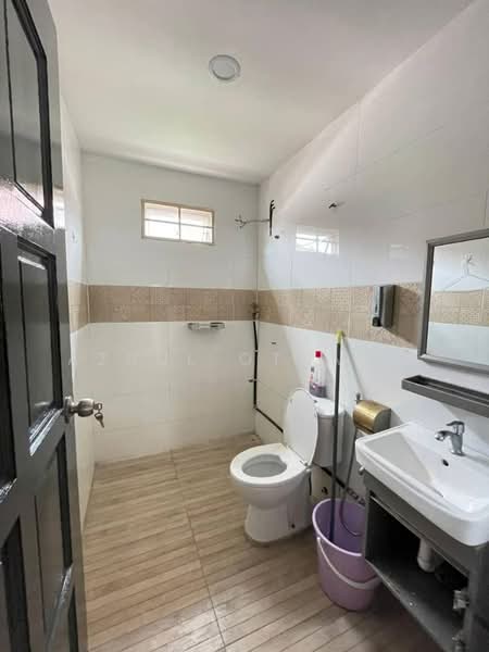 Rumah Banglo untuk Dijual di Senawang (Negeri Sembilan) - Azrul Othman - Bathroom - PropertyGuru.com.my