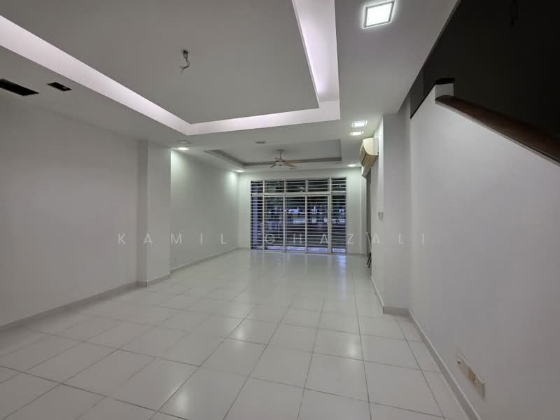 2.5-storey Terraced House for Sale in Presint 16 (Putrajaya) - Kamil Ghazali - Living Room - PropertyGuru.com.my
