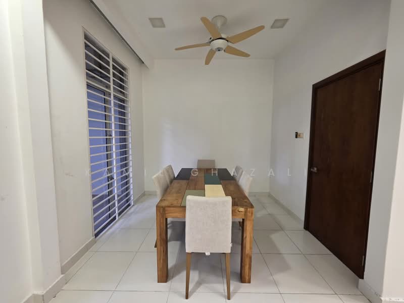 2.5-storey Terraced House for Sale in Presint 16 (Putrajaya) - Kamil Ghazali - Dining Room - PropertyGuru.com.my