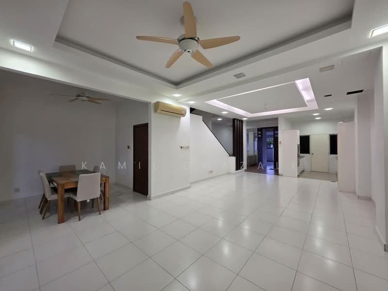 2.5-storey Terraced House for Sale in Presint 16 (Putrajaya) - Kamil Ghazali - Dining Room - PropertyGuru.com.my