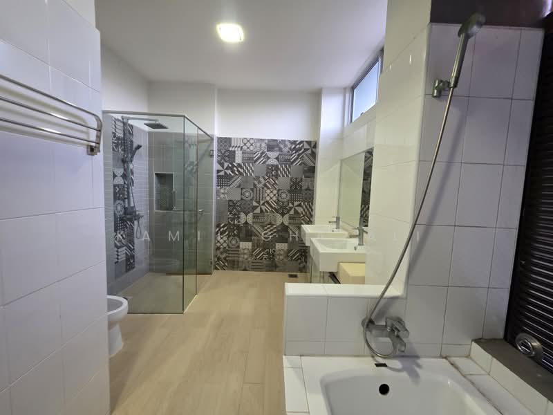 2.5-storey Terraced House for Sale in Presint 16 (Putrajaya) - Kamil Ghazali - Bathroom - PropertyGuru.com.my