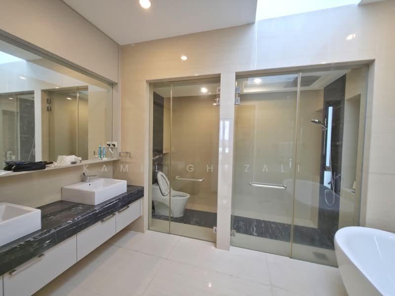 Rumah Berkembar untuk Dijual di Presint 8 (Putrajaya) - Kamil Ghazali - Bathroom - PropertyGuru.com.my