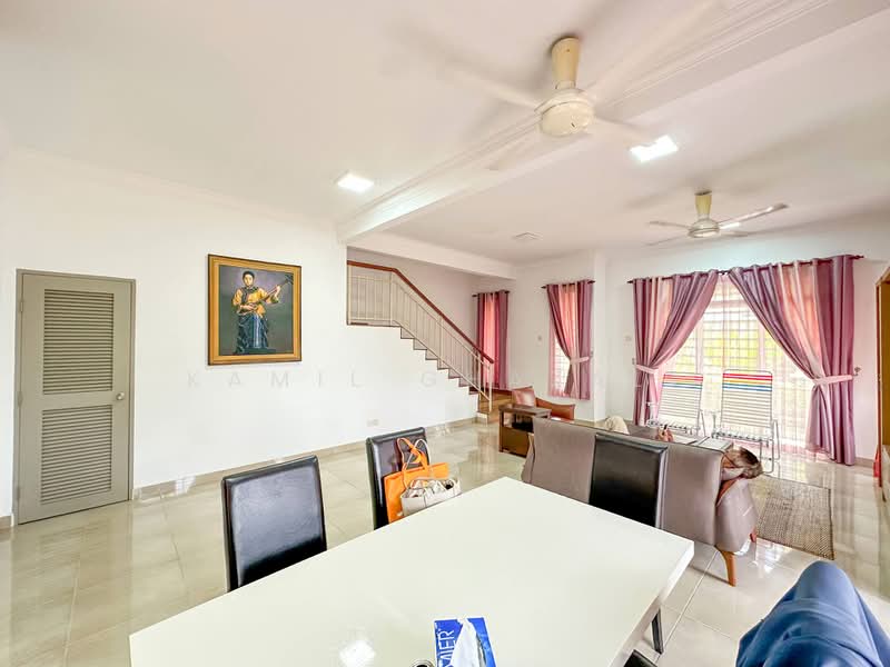 Rumah Teres 2 Tingkat untuk Dijual di Presint 11 (Putrajaya) - Kamil Ghazali - Living Room - PropertyGuru.com.my