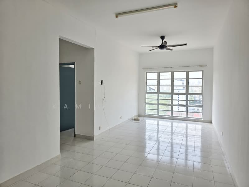 Kondominium untuk Dijual di Saujana Aster - Kamil Ghazali - Living Room - PropertyGuru.com.my